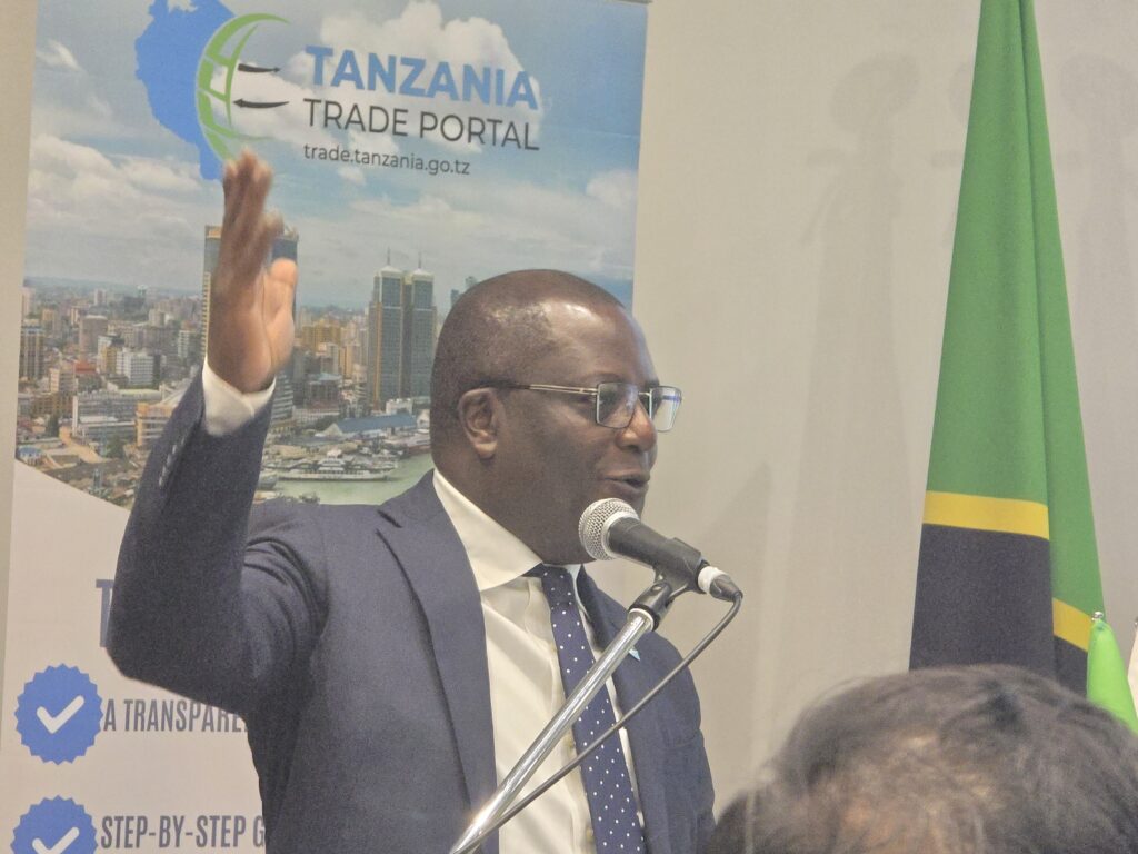 Frank Joseph Nyarusi 氏（品質･プロモーション責任者）